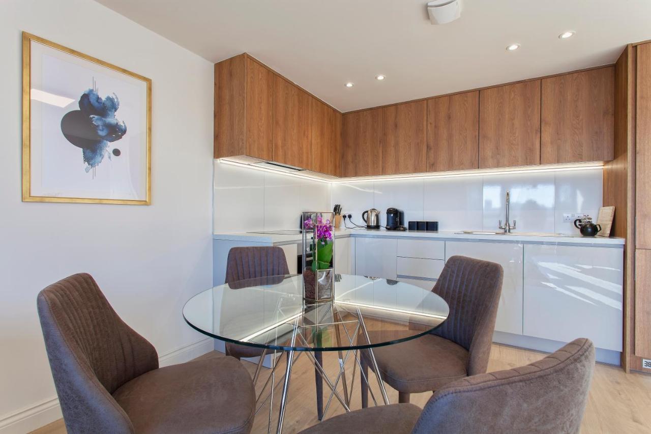 Apartamento Charles Hope Staines Centre Exterior foto